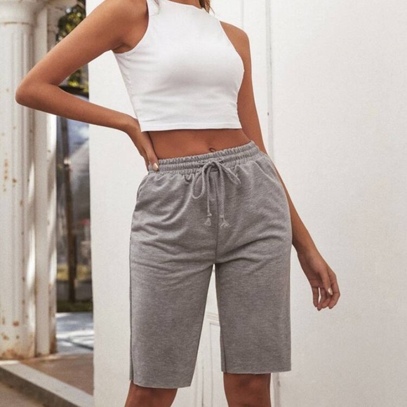 Bermuda Jogger Shorts 💕 - Picture 2 of 6